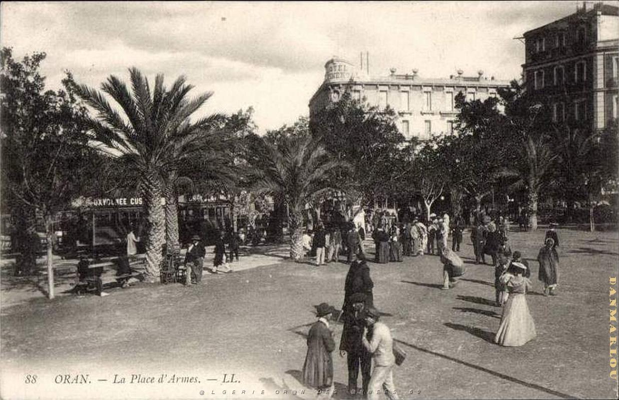 ORAN PLACE D ARMES (2).jpg